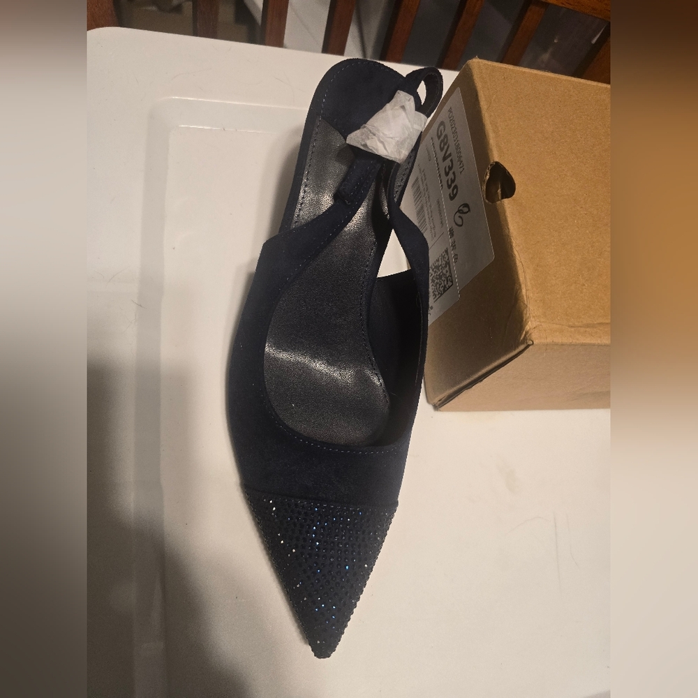Elegant Navy Women's Heels - Picture 6 of 10
